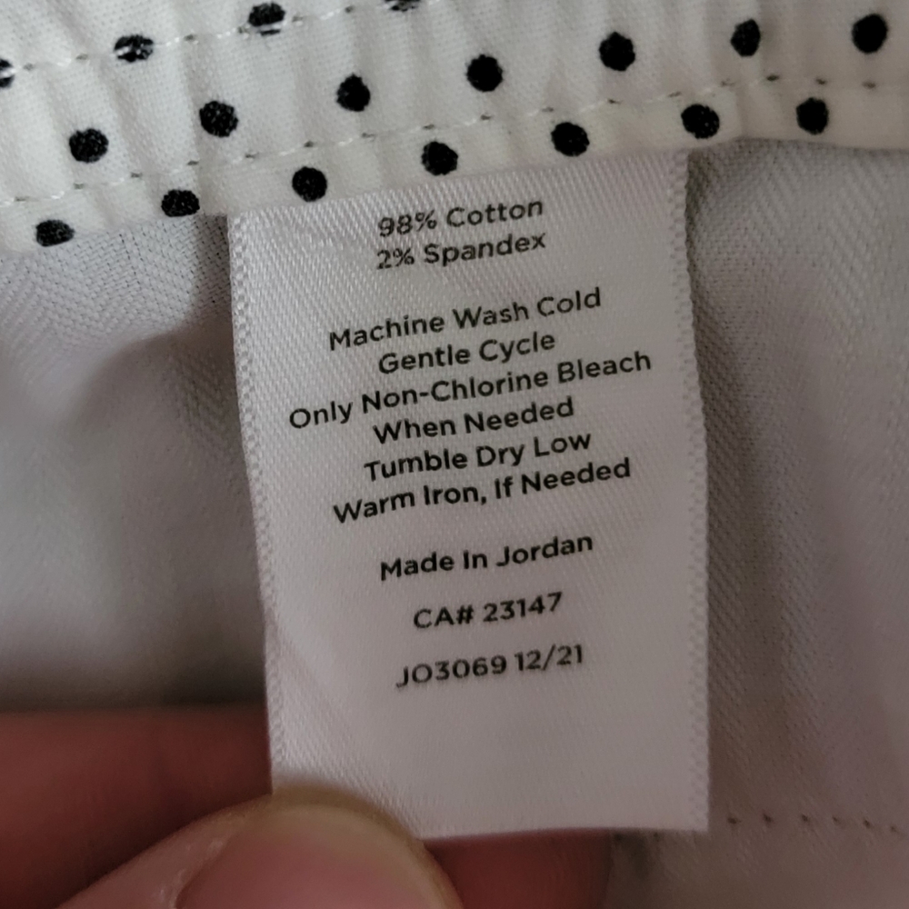 Talbots Perfect Shorts 9.5", White, Women's Size 16P (Petite) - Picture 4 of 4